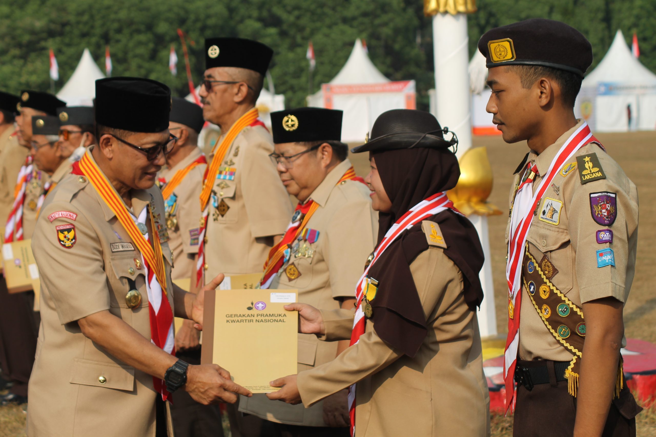 Keuletan Antar Mahasiswa Pascasarjana IAIN Palopo Raih Penghargaan Pramuka Teladan