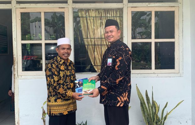 Jajaki Lokasi Pengabdian Masyarakat dan Kunjungan Alumni Direktur Pascasarjana Silaturahim Ke Kantor Urusan Agama Kecamatan Wara Barat Palopo.